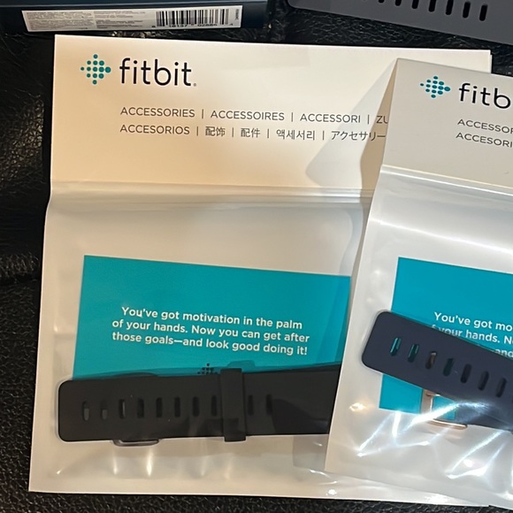Fitbit Versa Lite Edition w Charger & New Wristbands - Reset to Factory Settings - Picture 7 of 7